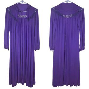 Carters Celamere Purple Robe Lace Trim Long Sleeve Tie Waist Vintage 1960s 70s S